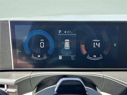 Used 2025 Hyundai Santa Fe SEL image 13