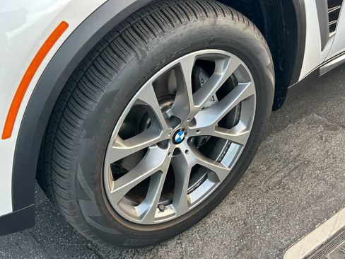 Used 2026 BMW X5 xDrive40i w/ Premium Package AWD/4WD image 3