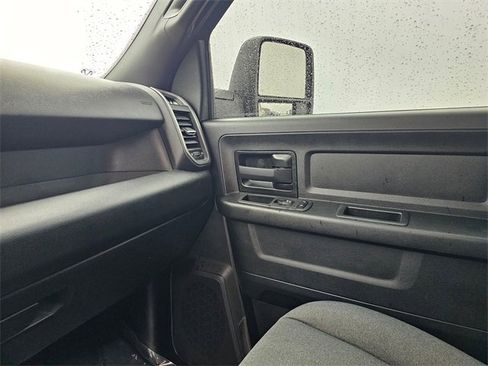 Used 2024 RAM 2500 Tradesman w/ Chrome Appearance Group image 24