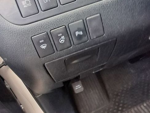 Certified 2019 Toyota Highlander Limited Platinum w/ Protection Package #3 AWD/4WD image 7