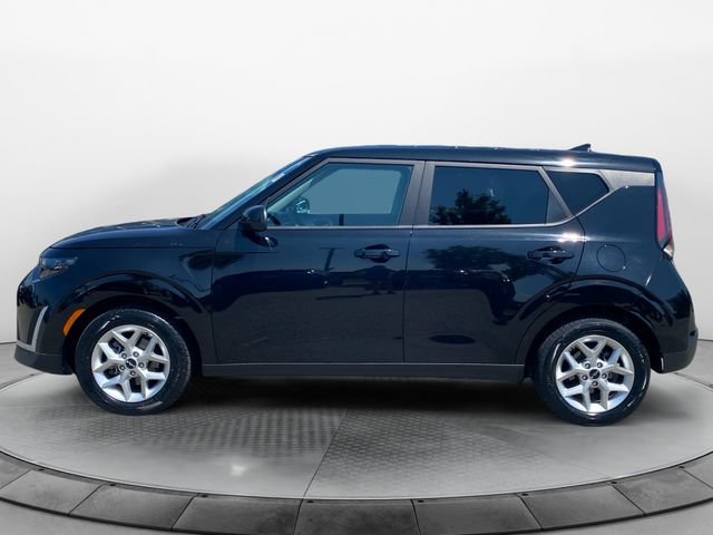 Used 2025 Kia Soul LX w/ LX Technology Package FWD image 2