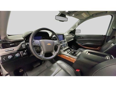 Used 2020 Chevrolet Suburban Premier AWD/4WD image 11
