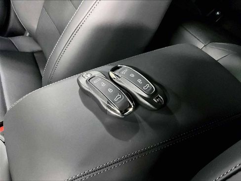 New 2026 Porsche Macan Turbo Electric AWD/4WD image 36