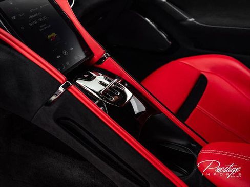 Used 2021 Ferrari Roma RWD image 27