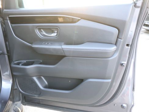 Used 2024 Honda Pilot EX-L image 9