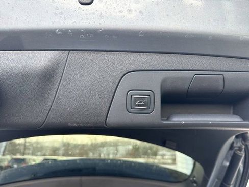 Used 2023 Buick Envision Essence image 12