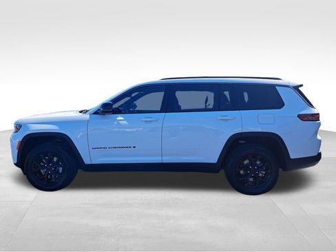 New 2026 Jeep Grand Cherokee L 4WD image 2