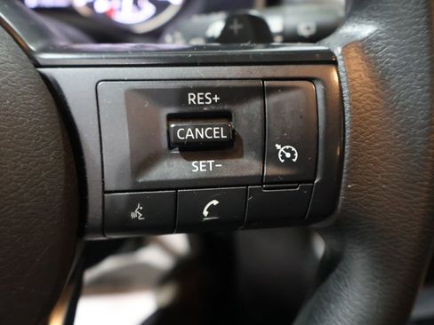 Used 2022 Nissan Rogue S image 34