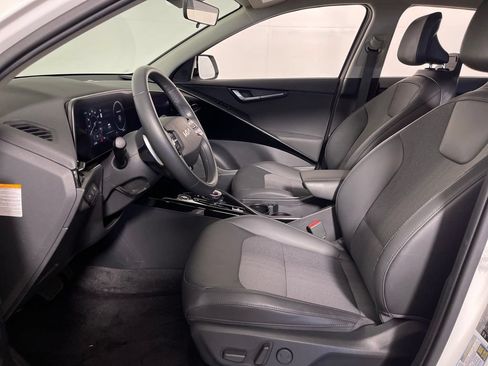Used 2023 Kia Niro Wind FWD image 12