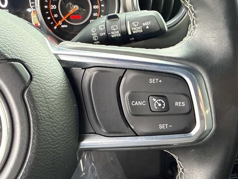 Used 2018 Jeep Wrangler Unlimited Sahara AWD/4WD image 20