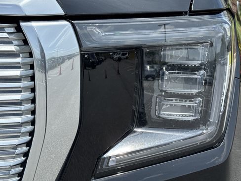 Used 2023 GMC Yukon XL Denali w/ Max Trailering Package AWD/4WD image 6