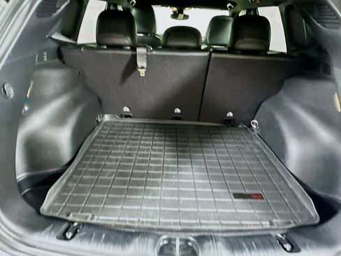 Used 2023 Jeep Compass Latitude image 28