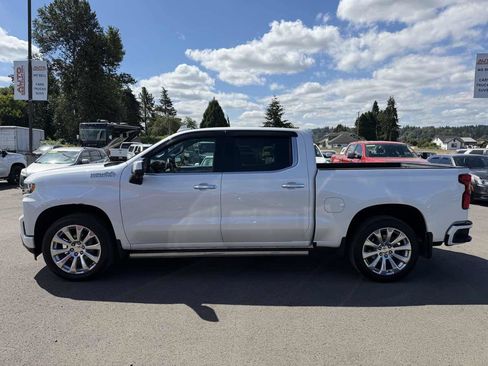 Used 2019 Chevrolet Silverado 1500 High Country w/ Technology Package AWD/4WD image 5