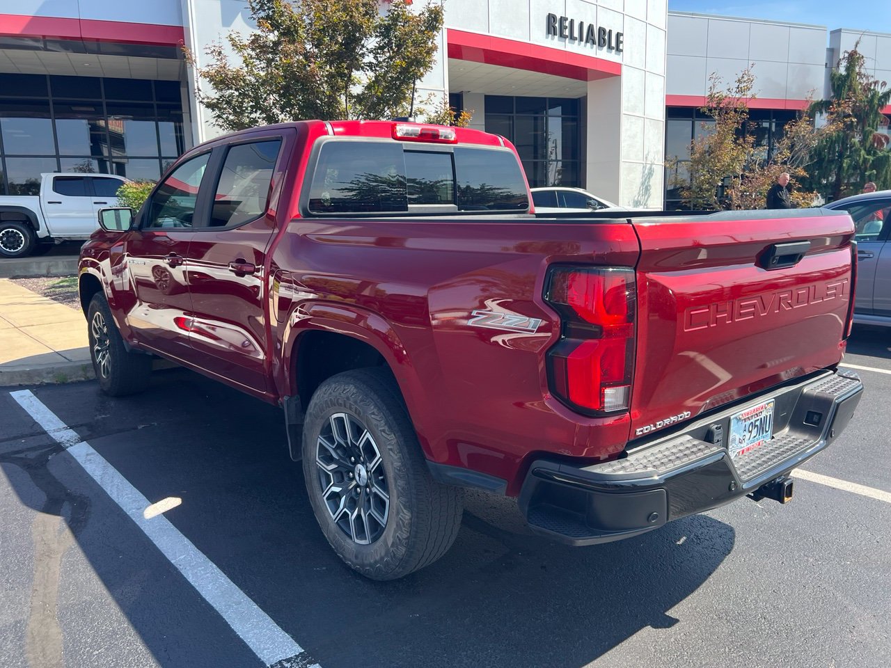 Used 2023 Chevrolet Colorado Z71 w/ Z71 Convenience Package 2 AWD/4WD image 5