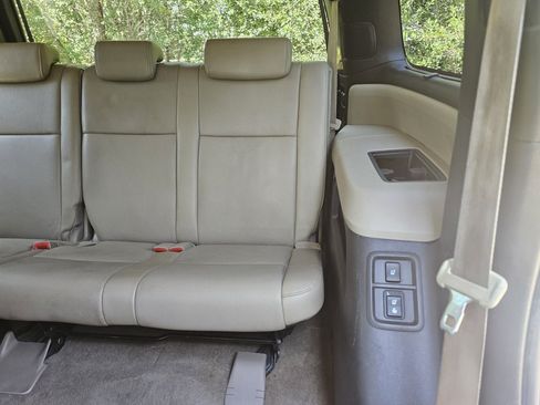 Used 2011 Toyota Sequoia Platinum AWD/4WD image 38