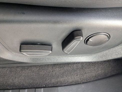 Used 2020 Ford F150 Lariat RWD image 20