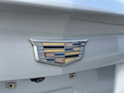 Used 2019 Cadillac XT4 Premium Luxury FWD image 16