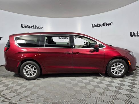 Used 2022 Chrysler Voyager LX image 8