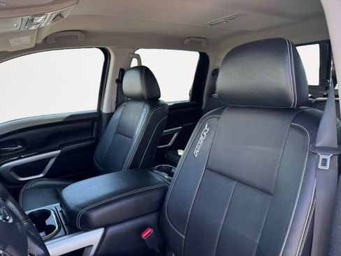 Used 2019 Nissan Titan PRO-4X w/ Pro-4x Convenience Package AWD/4WD image 24