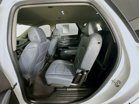 Used 2020 Buick Enclave Essence FWD image 27