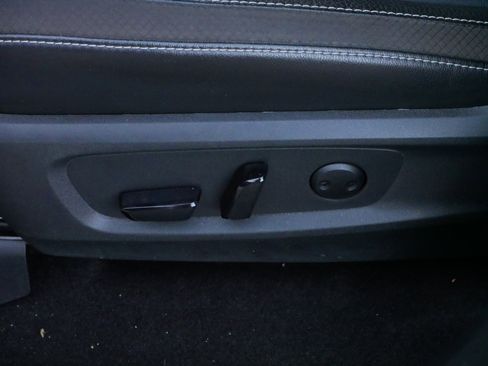 Used 2024 Nissan Pathfinder SL w/ Black Appearance Package image 20