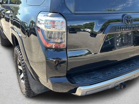 Used 2017 Toyota 4Runner TRD Off-Road AWD/4WD image 36