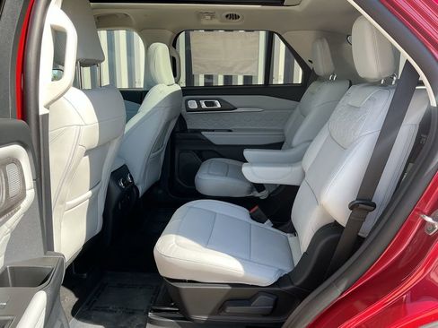 New 2026 Ford Explorer Platinum w/ LUX Leather Package AWD/4WD image 20