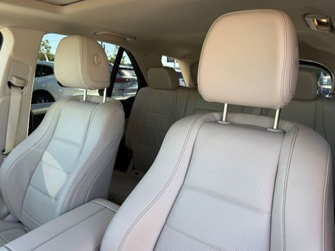 Used 2021 Mercedes-Benz GLE 350 w/ 3rd Row Seat Package image 28