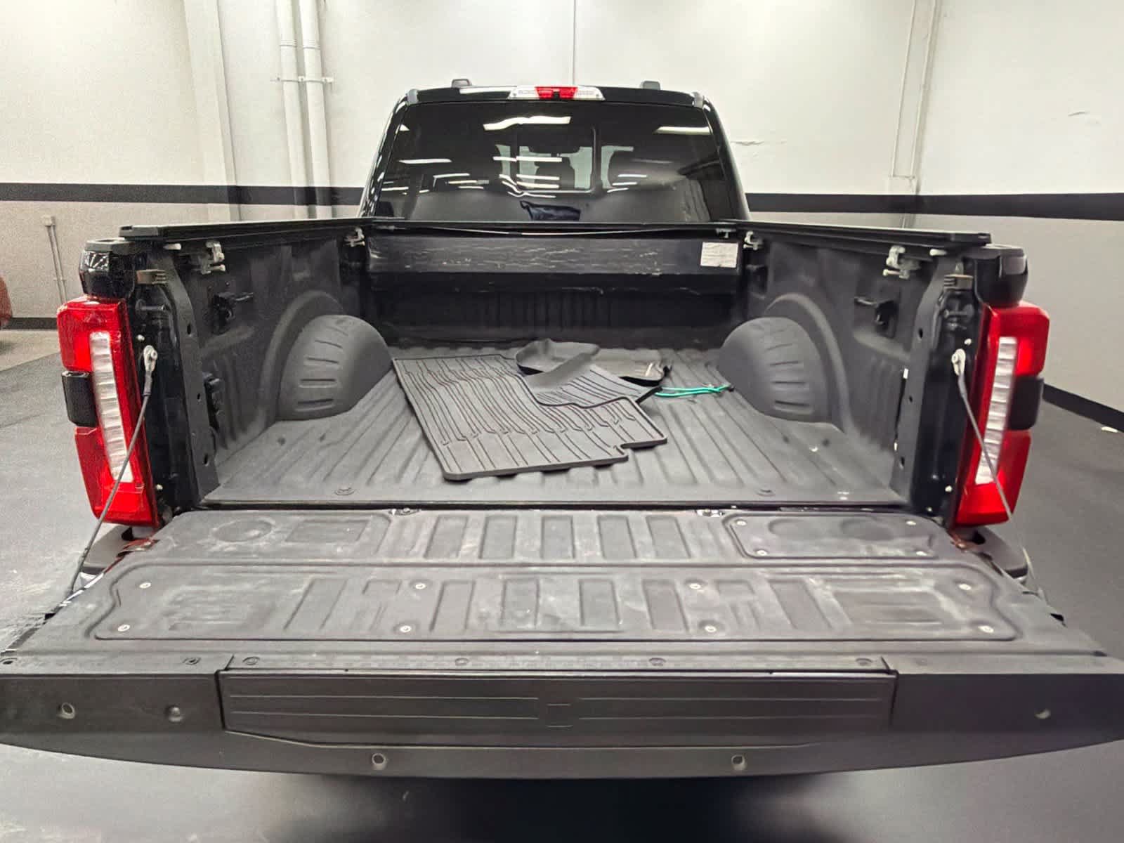 Used 2024 Ford F250 King Ranch w/ Chrome Package AWD/4WD image 16