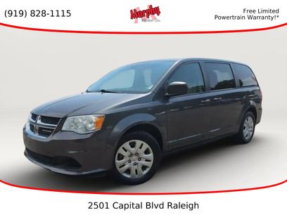 Used 2019 Dodge Grand Caravan SE w/ UConnect Hands-Free Group