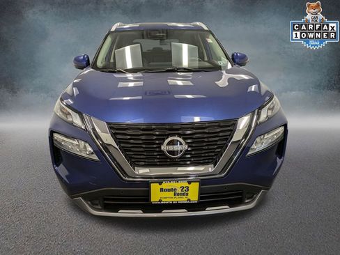 Used 2023 Nissan Rogue SL w/ SL Premium Package image 2