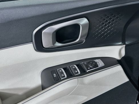 Used 2024 Kia Sorento S w/ Panoramic Sunroof Package FWD image 15