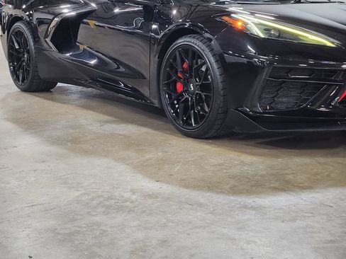 Used 2021 Chevrolet Corvette Stingray Coupe w/ Z51 Performance Package RWD image 16