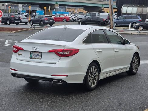 Used 2016 Hyundai Sonata Sport w/ Winter Weather Package FWD image 7
