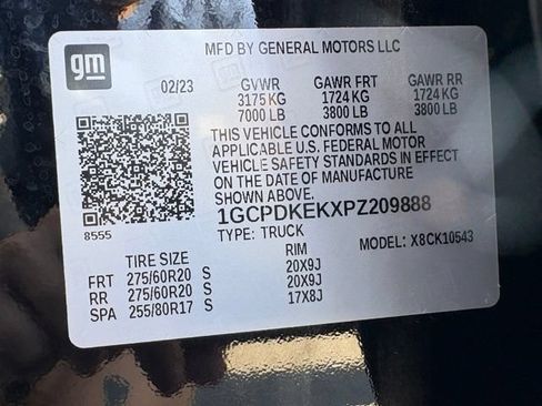 Used 2023 Chevrolet Silverado 1500 LT AWD/4WD image 29
