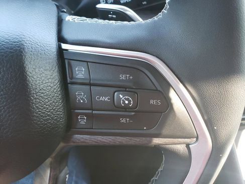 Certified 2024 Jeep Grand Cherokee L Limited w/ Luxury Tech Group II AWD/4WD image 22