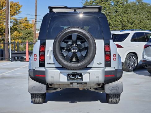 Used 2020 Land Rover Defender 110 First Edition image 7