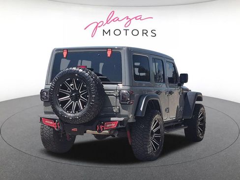 Used 2023 Jeep Wrangler Unlimited Rubicon w/ Cold Weather Group AWD/4WD image 5