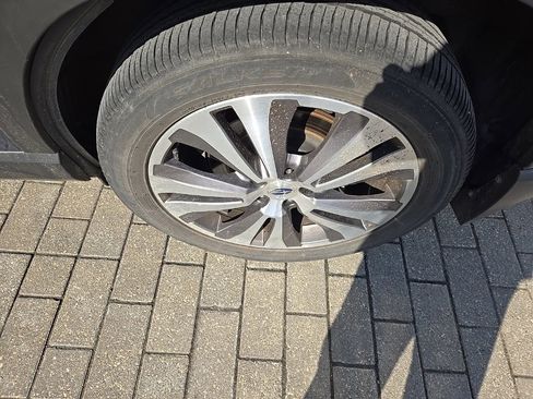 Used 2022 Subaru Ascent Limited w/ Technology Package image 9