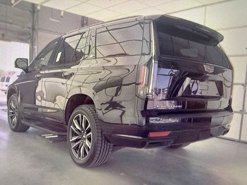 Used 2023 Cadillac Escalade Sport AWD/4WD image 4