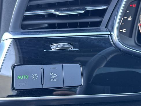 Used 2025 Audi Q7 3.0T Premium Plus image 44