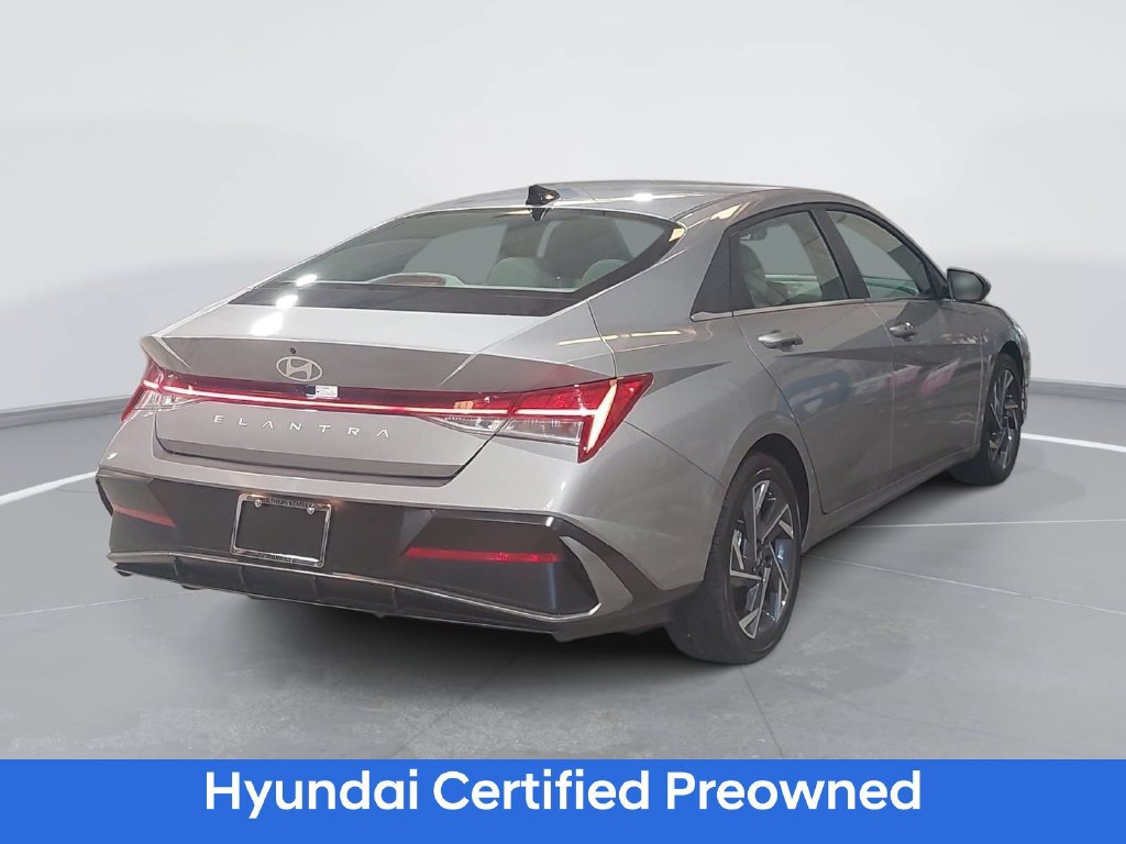 Certified 2025 Hyundai Elantra SEL FWD image 5