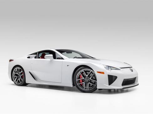 Used 2012 Lexus LFA RWD image 7