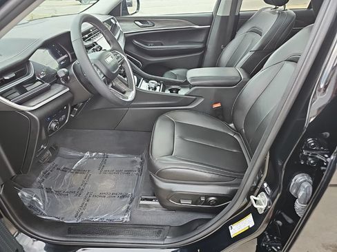 Certified 2023 Jeep Grand Cherokee 4WD 4xe image 15