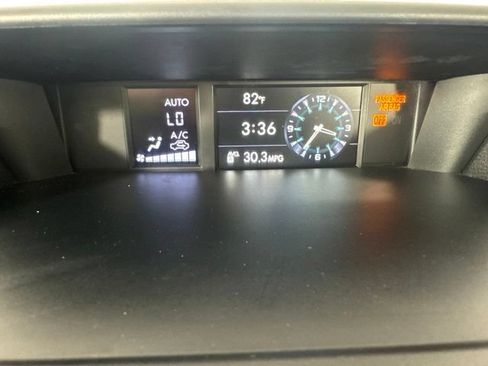 Used 2017 Subaru Forester 2.5i Limited w/ Popular Package #2 AWD/4WD image 14