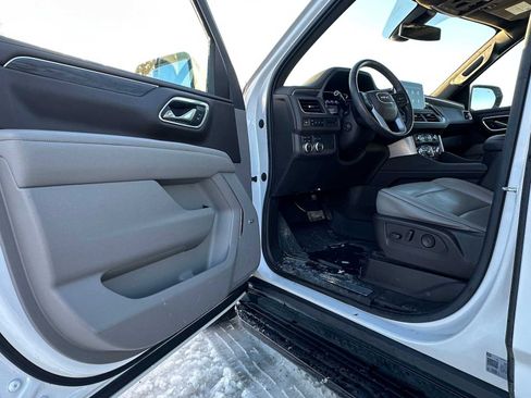 Used 2021 GMC Yukon SLT w/ SLT Premium Package image 22