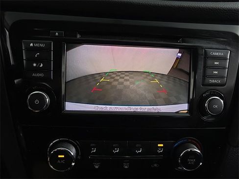 Used 2018 Nissan Rogue S image 13