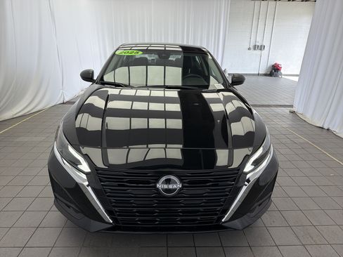 Used 2025 Nissan Altima 2.5 S FWD image 2