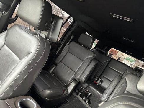 Used 2021 Chevrolet Suburban Z71 w/ Z71 Off-Road Package image 37