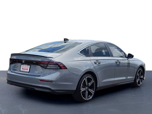 Used 2025 Honda Accord Sport image 8
